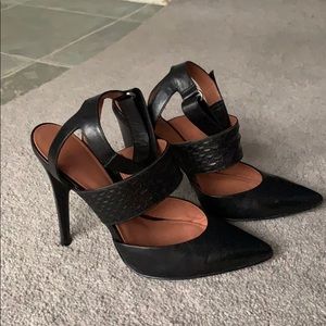 Sigerson Morrison Black Strappy Pump